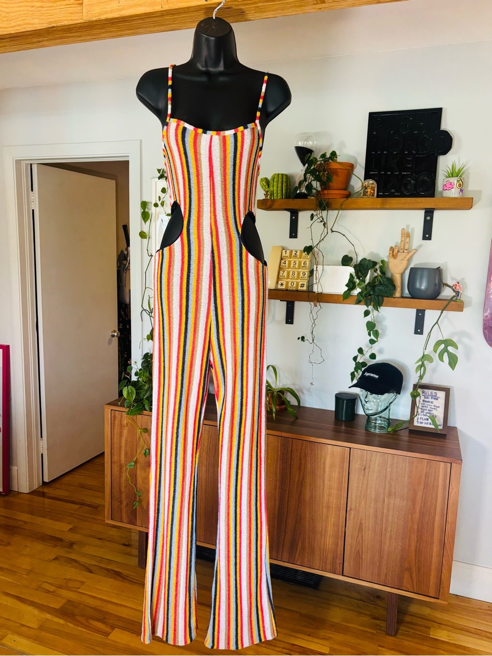 Zara One-Piece – Size L
Condition: Excellent / Like New